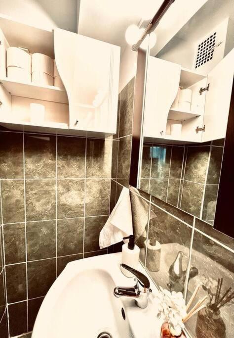 Ferienwohnung City View Studio In The Heart Of Bukarest Exterior foto
